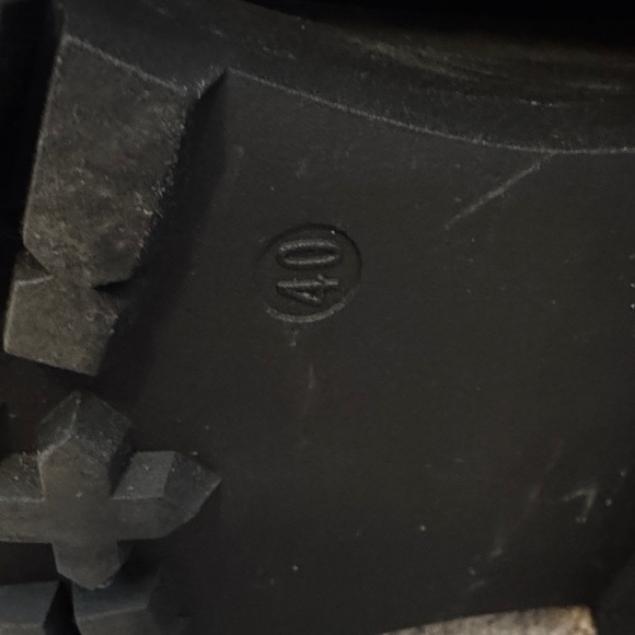 Black Leather Platform Boots. EU 40. Like New! - Picture 4 of 7